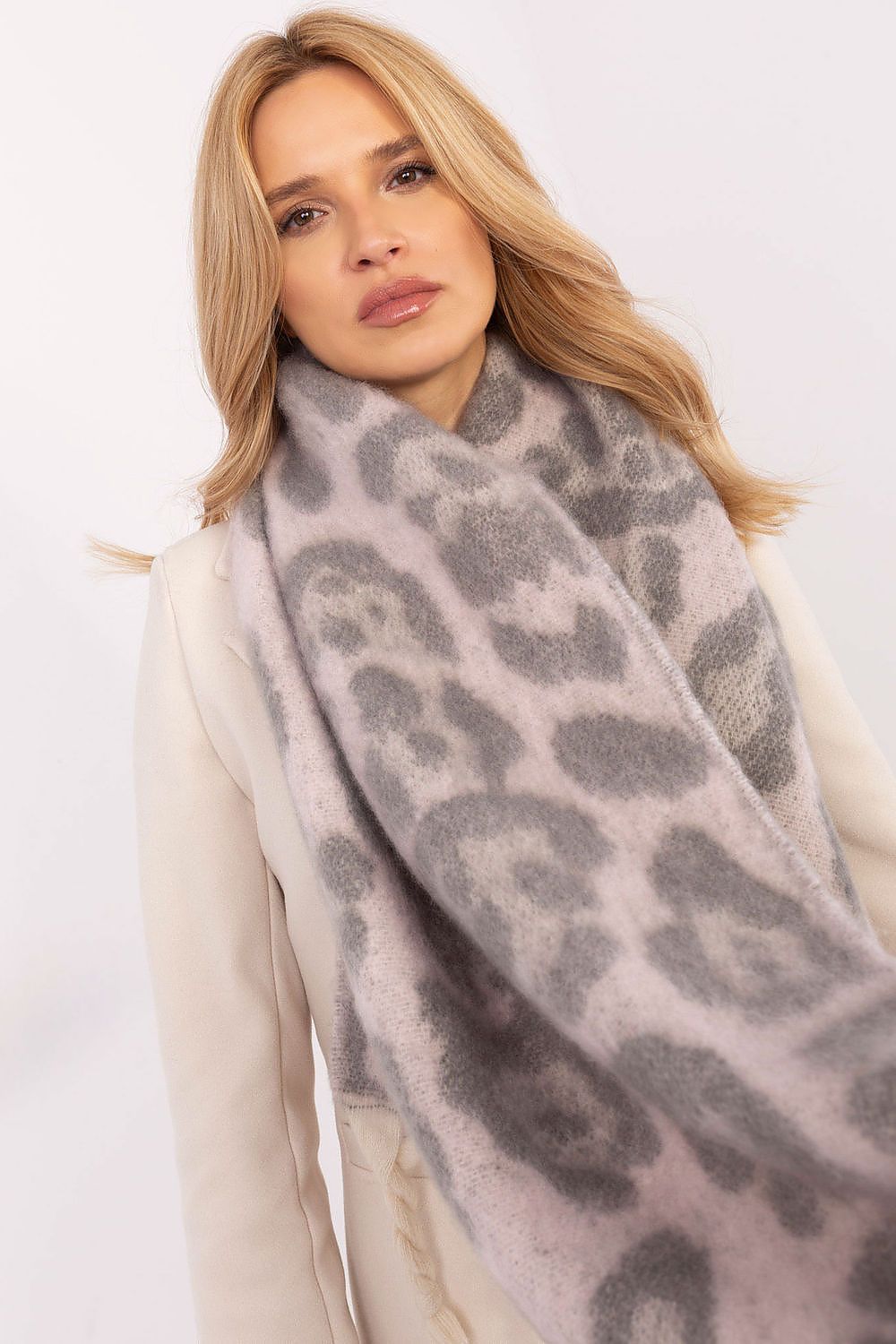 Elegant 214 cm polyester shawl scarf featuring a luxurious animal motif and decorative fringes by AT, perfect for adding warmth and style to winter outfits.
