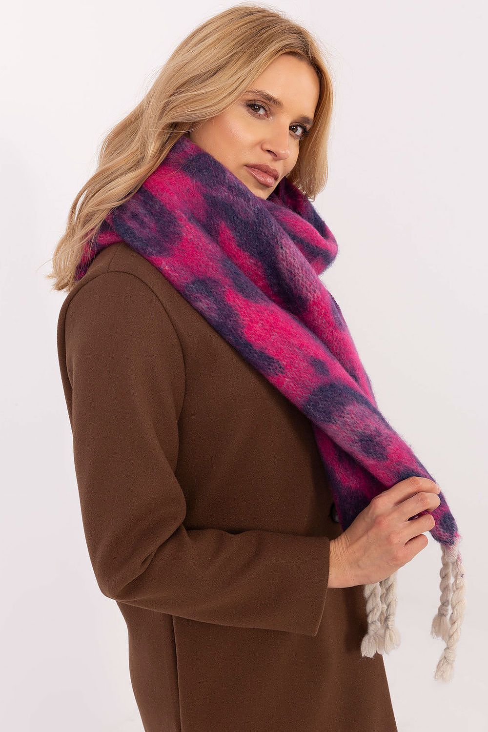 Elegant 214 cm polyester scarf by AT featuring exquisite animal motifs and decorative fringes, perfect for enhancing winter outfits.