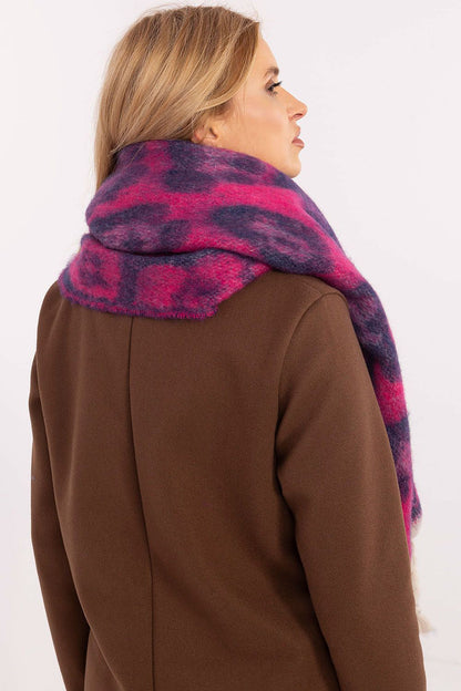 Luxurious animal motif shawl scarf by AT, measuring 214 cm, made from high-quality polyester with stylish decorative fringes.