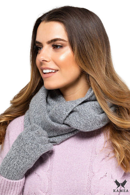 Kamea Mint Anna Gloves showcasing soft wool texture - Ideal accessory for stylish warmth.