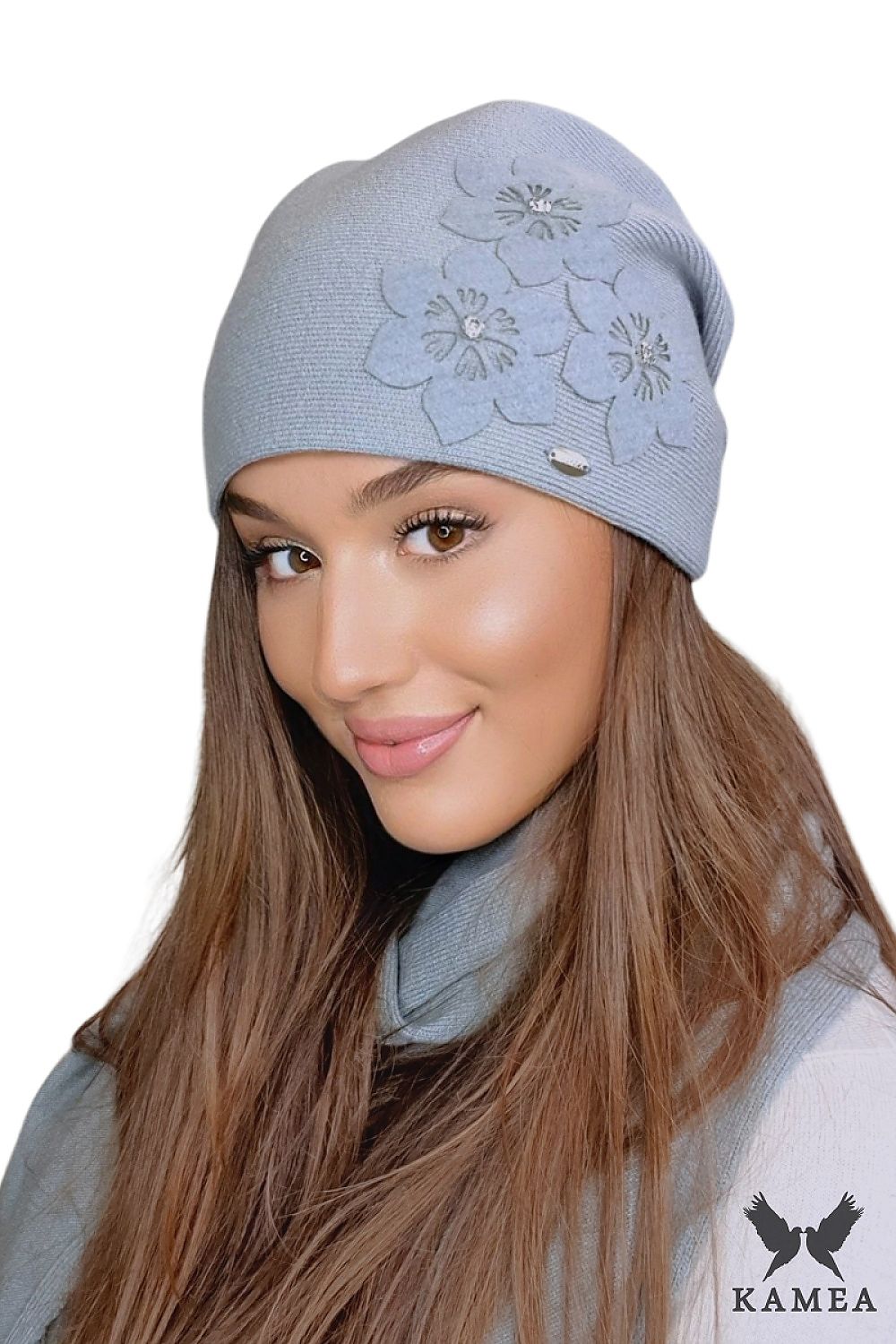 Stylish women's Honey Hat from Kamea with intricate floral details, made in Poland from high-quality yarn, ideal for the fashion-conscious.