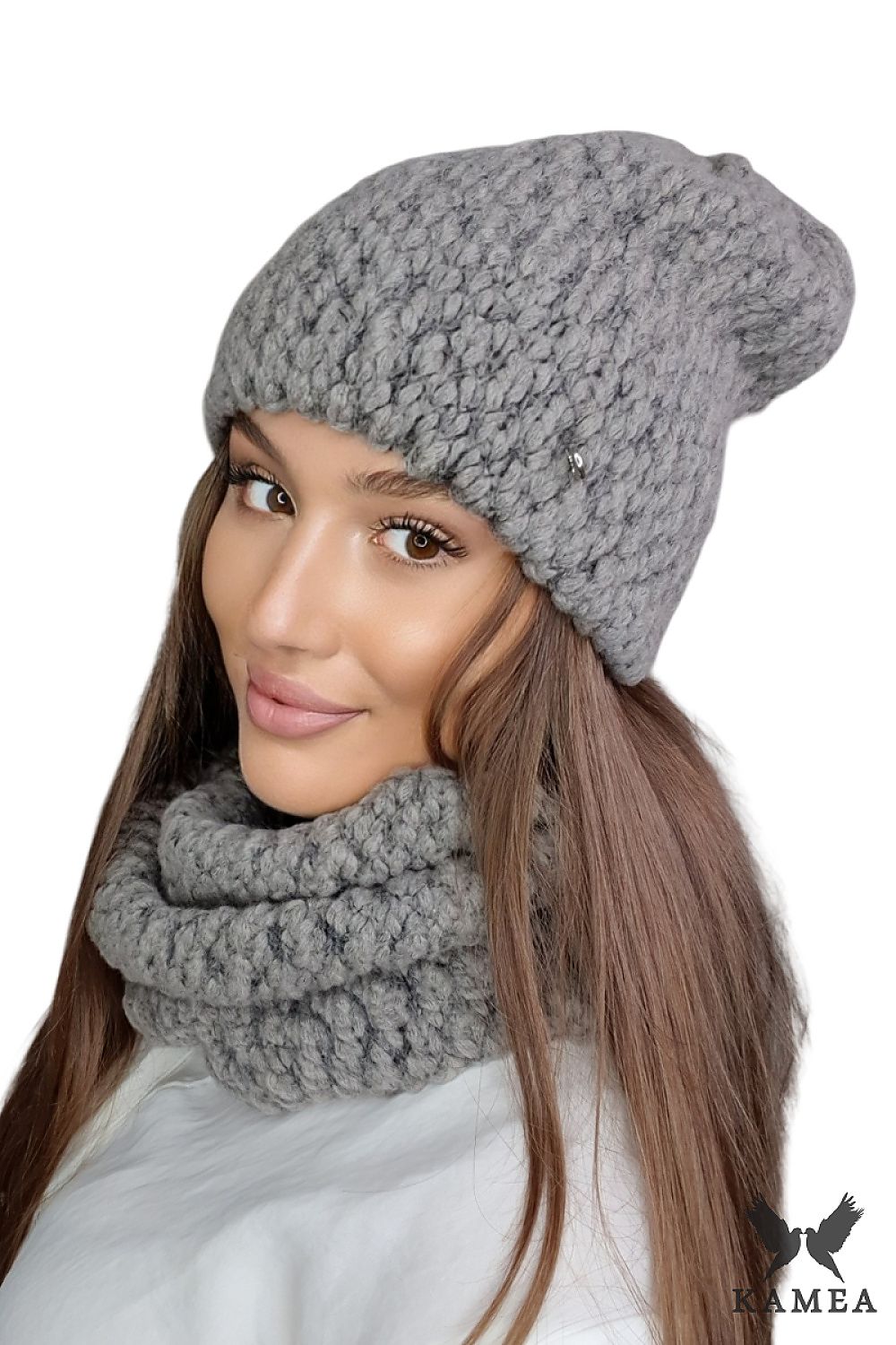 Complete premium camel wool set for women by Kamea, showcasing a fashionable hat and scarf combination for winter comfort.