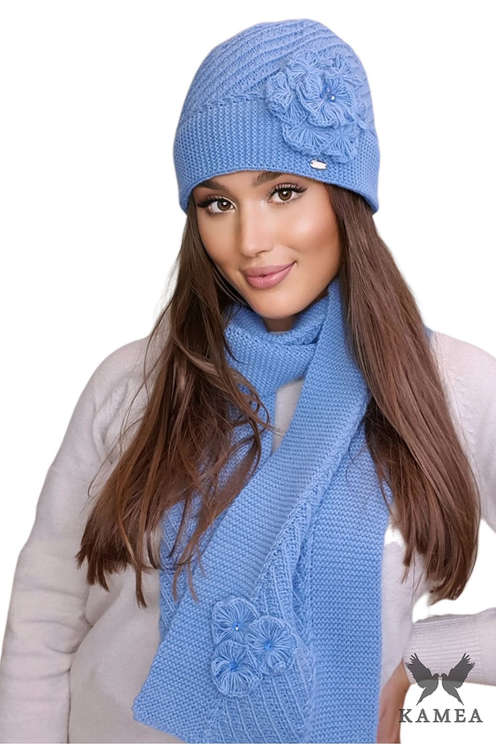 Premium Emma Complete Women's Winter Set in Blue by Kamea featuring a stylish hat with intricate flower-shaped bead applications.