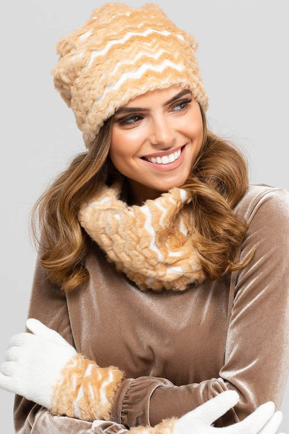 Luxurious Kamea Vermont Women's Winter Set featuring elegant beige fur and soft polar fleece lining, designed for stylish warmth during cold days.