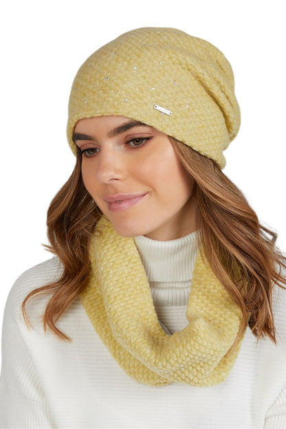 Elegant Kamea MUSCA yellow winter hat featuring zircon decoration, designed for luxury and warmth on cold days.