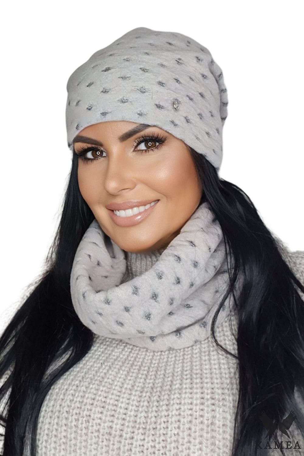 Elegant Kamea women's winter accessory set in turquoise, featuring a stylish hat and scarf made from a durable wool blend.