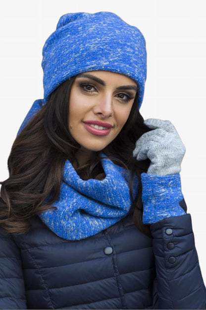 Stylish cowl from Kamea's Premium Cornelia Women's Set, featuring a luxurious design to keep you warm in cold weather.