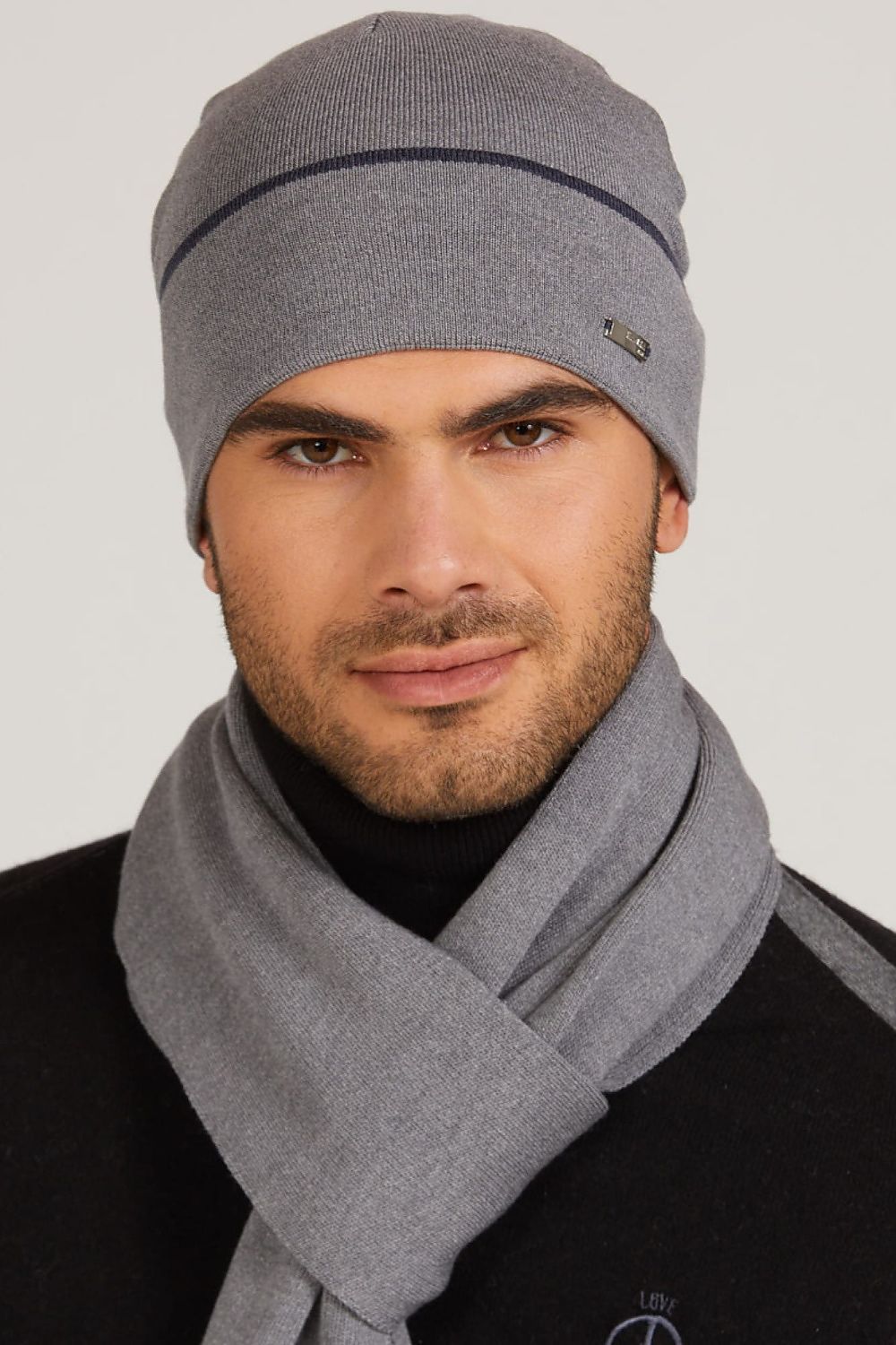 Stylish Mateo Gray Men's Hat by Kamea, featuring a soft silky viscose fabric and an eye-catching contrasting band perfect for sophisticated autumn fashion.