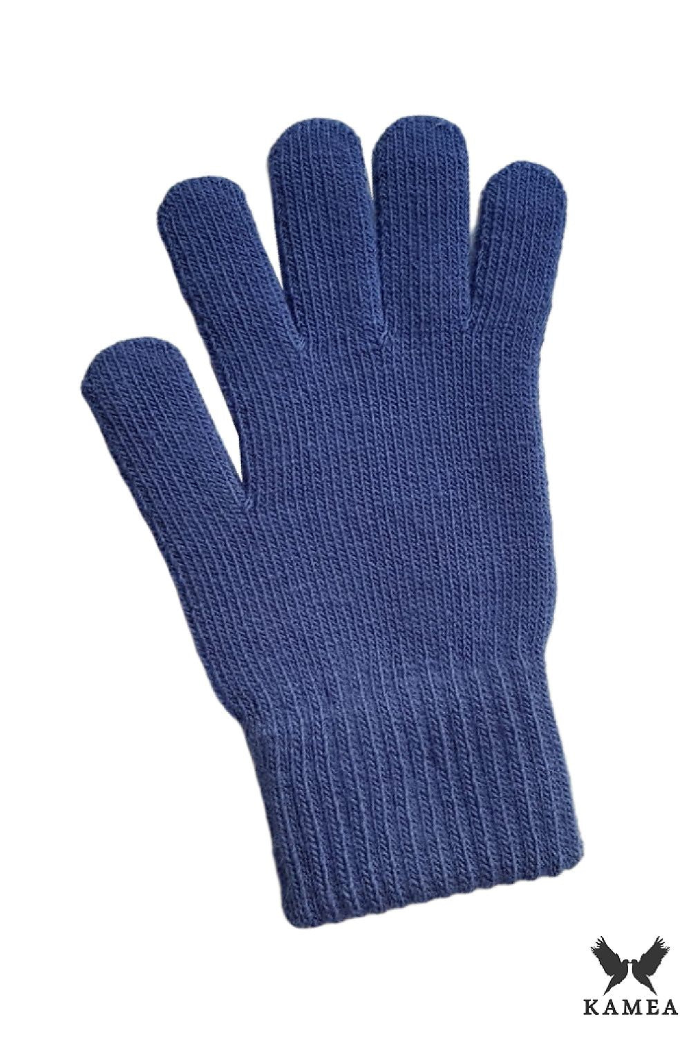 Close-up of Kamea women's winter gloves showcasing the luxurious heather colour and high-quality materials for warmth and comfort.