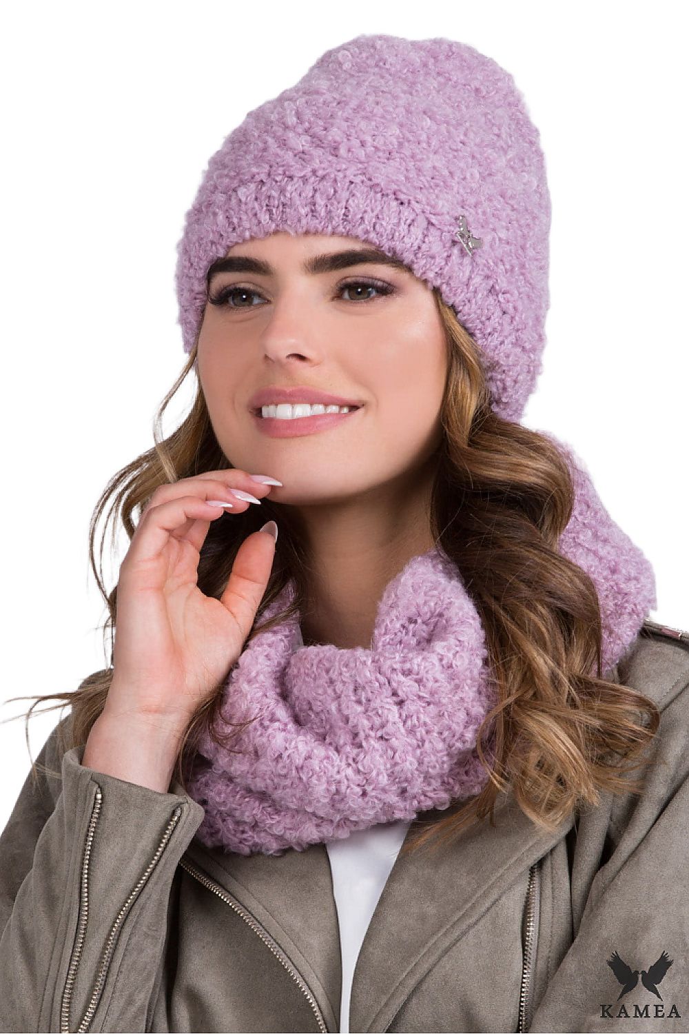 Premium women's heather boucle cap featuring soft mohair and polar lining by Kamea, designed for elegance and warmth.
