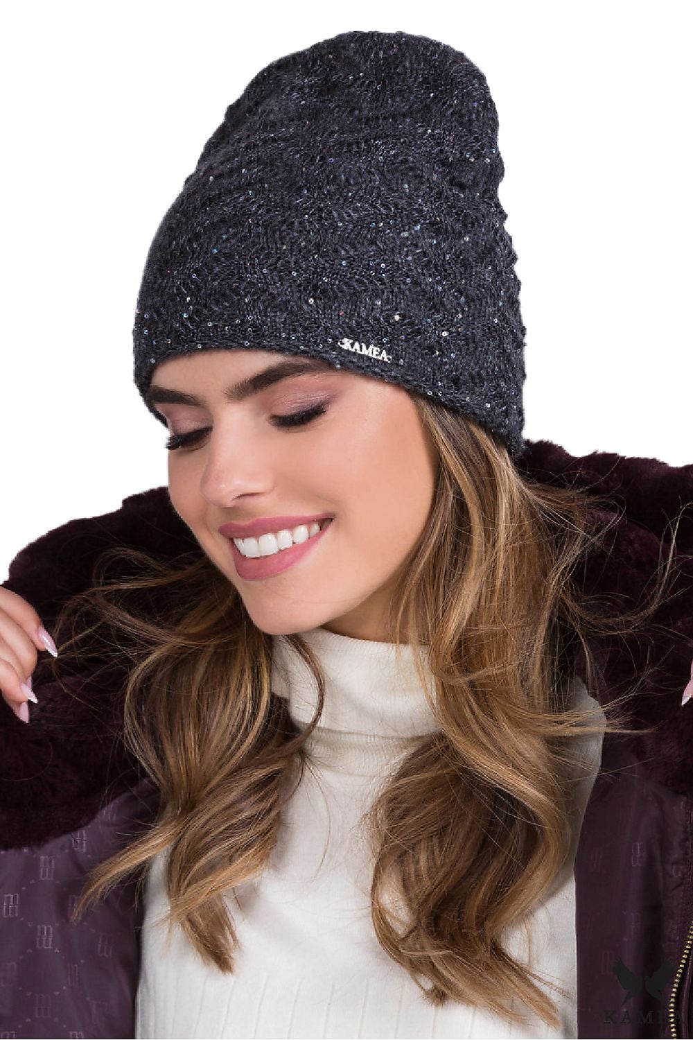 Chic Kamea WENUS women's hat, perfect for cold weather, featuring a refined design with a sequined fir tree visual for a touch of elegance.