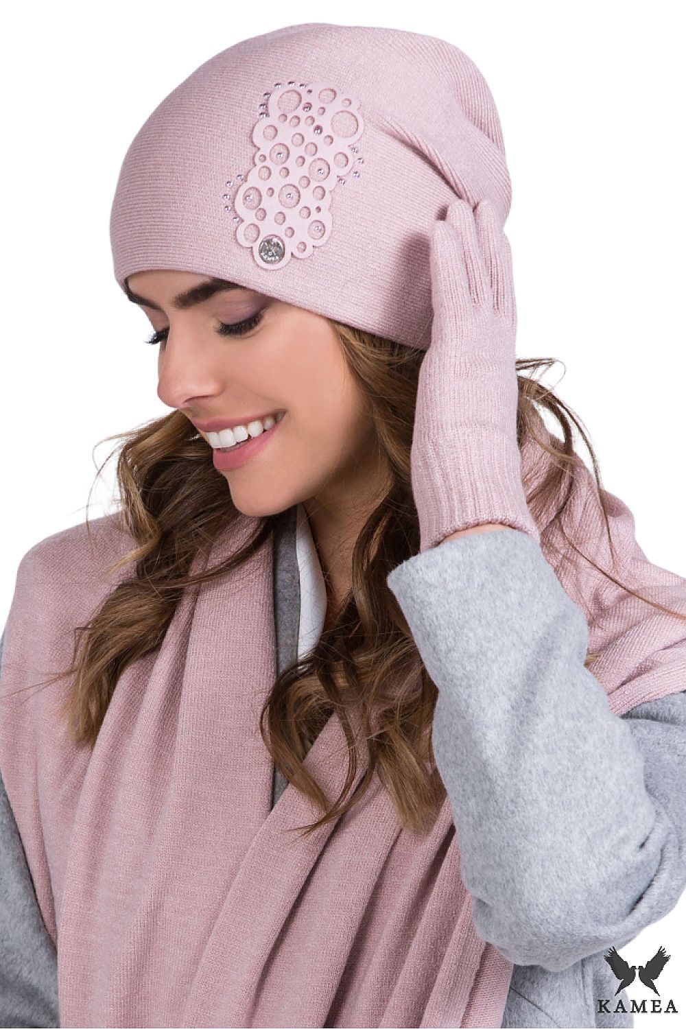 Sophisticated Kamea mustard Kamea hat, designed for elegance, featuring high-quality yarn and a perfect fit.