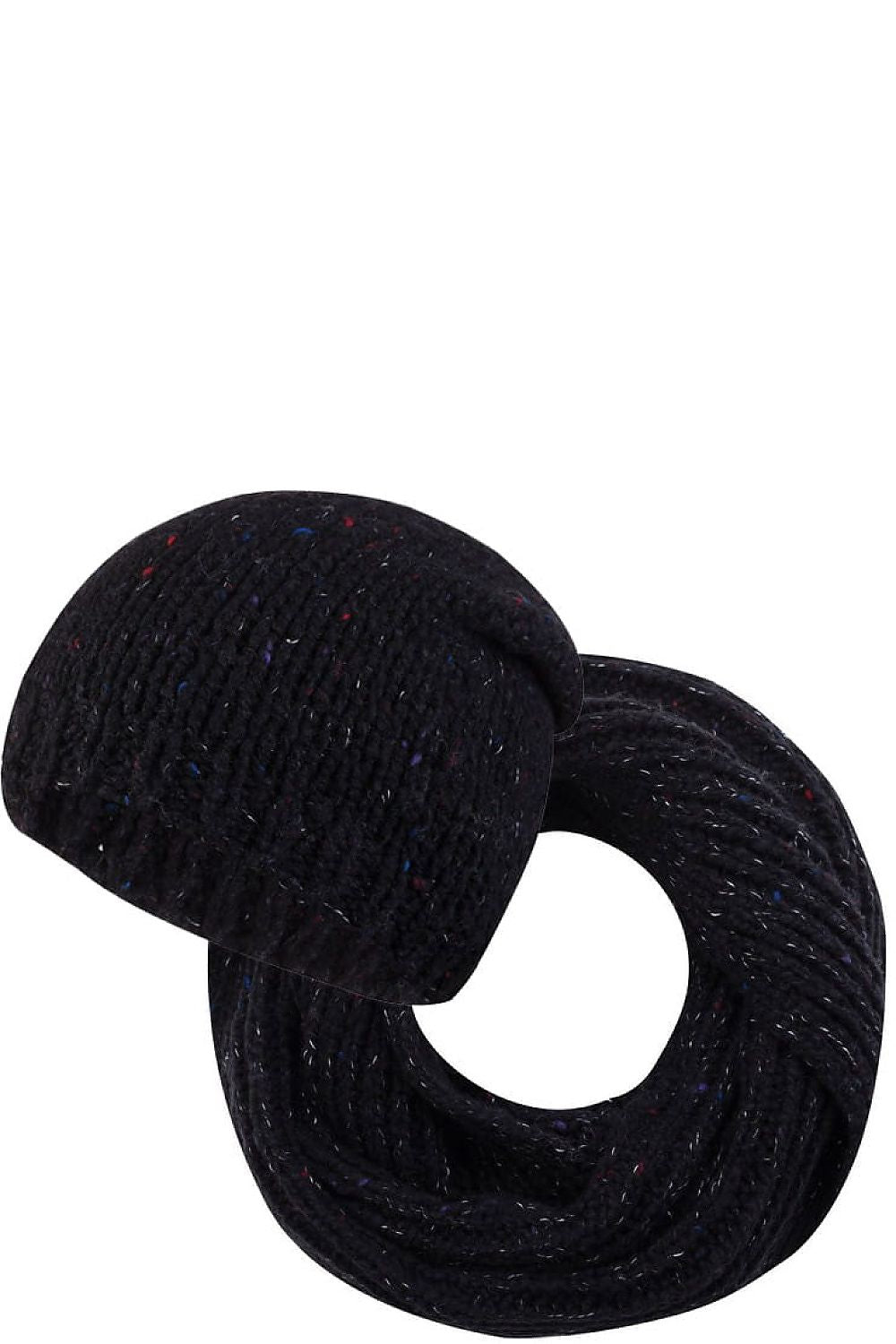 Chic black hat and scarf set by Kamea, crafted for warmth and a touch of luxury during cold seasons.