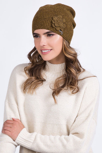 Fashionable khaki women's hat by Kamea, showcasing an elegant floral motif, designed for comfort and style with a luxurious yarn composition.