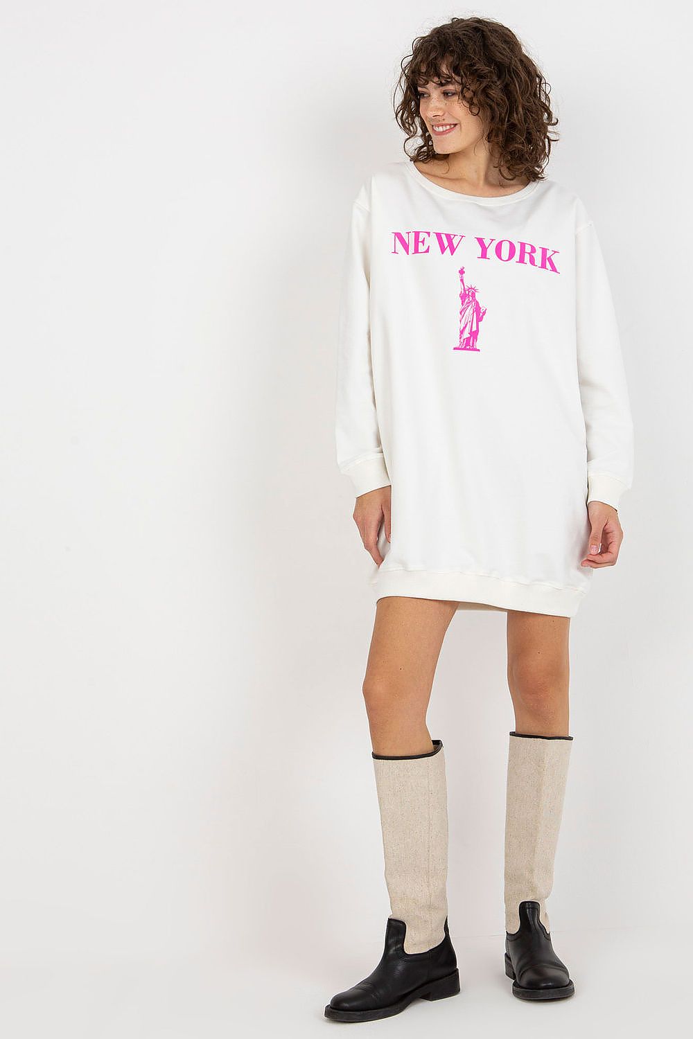 Chic Women's Oversized Sweatshirt with a unique print, brought to you by Factory Price for a versatile wardrobe staple.