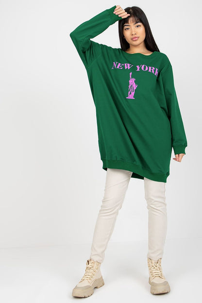Fashionable women's oversized sweatshirt from Factory Price, blending style and comfort in a soft cotton blend, ideal for casual outings.