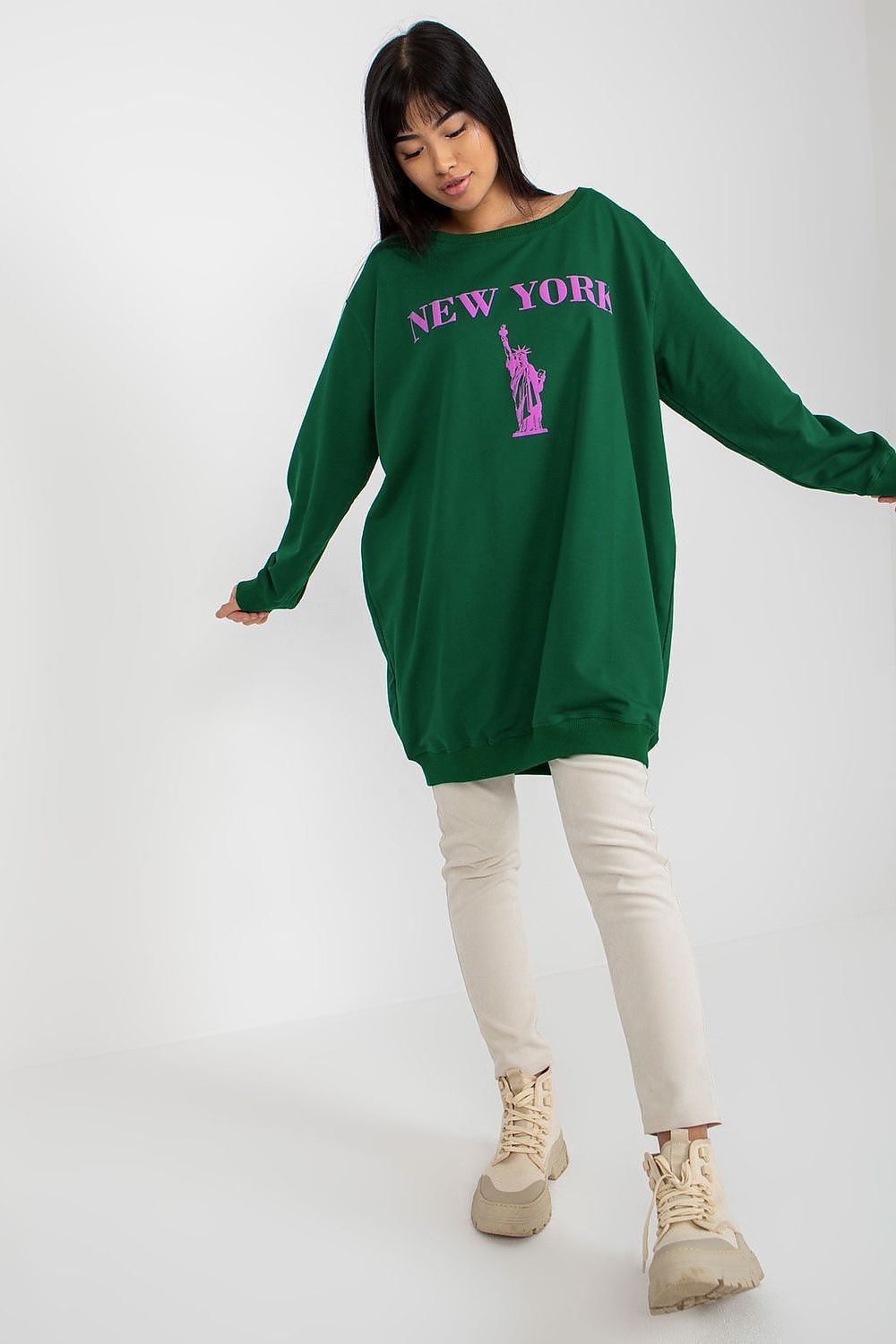 Sophisticated women's casual sweatshirt in oversized fit by Factory Price, crafted from a premium cotton blend, showcasing a distinctive print for a stylish vibe.