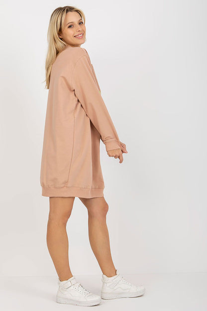 Sophisticated oversized sweatshirt for women by Factory Price, featuring a trendy design and made with a soft cotton blend for daily comfort.