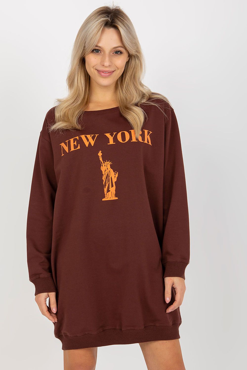 Back view of the women's oversized sweatshirt by Factory Price, emphasizing its long length and comfortable fit for everyday wear.