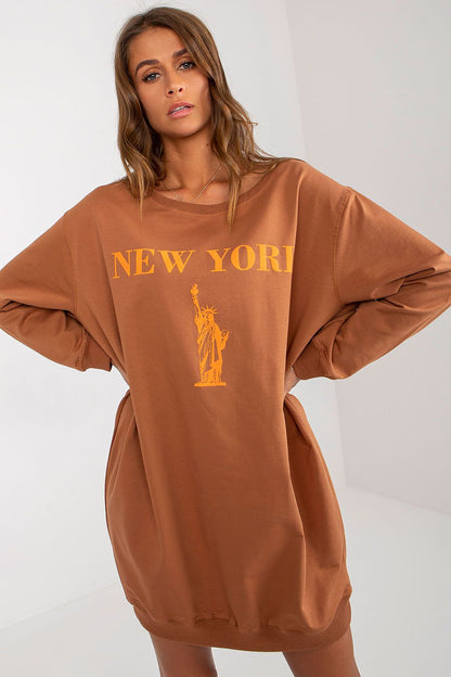 Fashion-forward Women's Oversized Casual Sweatshirt by Factory Price, tailored in a high-quality cotton blend, perfect for any casual occasion.