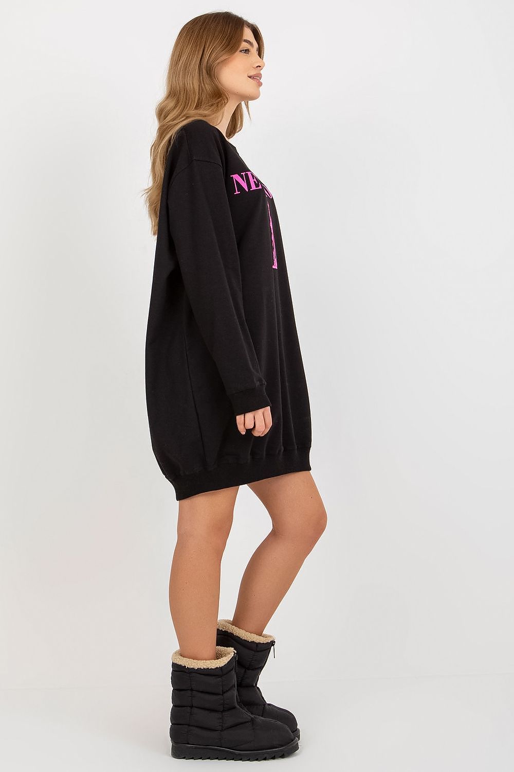 Factory Price's premium Women's Oversized Casual Sweatshirt, displaying a fashionable long sleeve design and perfect fit for casual wear.