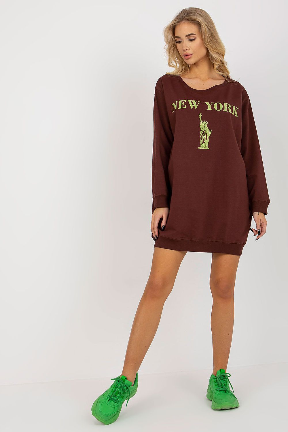 Stylish long-sleeve casual sweatshirt for women, designed by Factory Price, with a fashionable print perfect for versatile outfits.