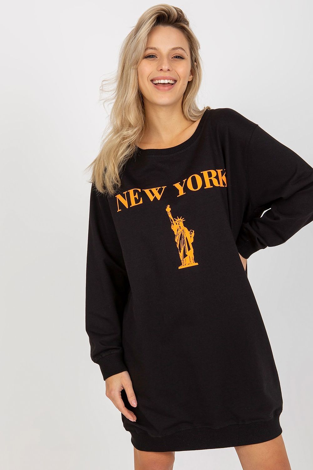 Fashion-forward women's oversized sweatshirt by Factory Price, featuring long sleeves and a classic round neckline, perfect for a relaxed yet stylish look.