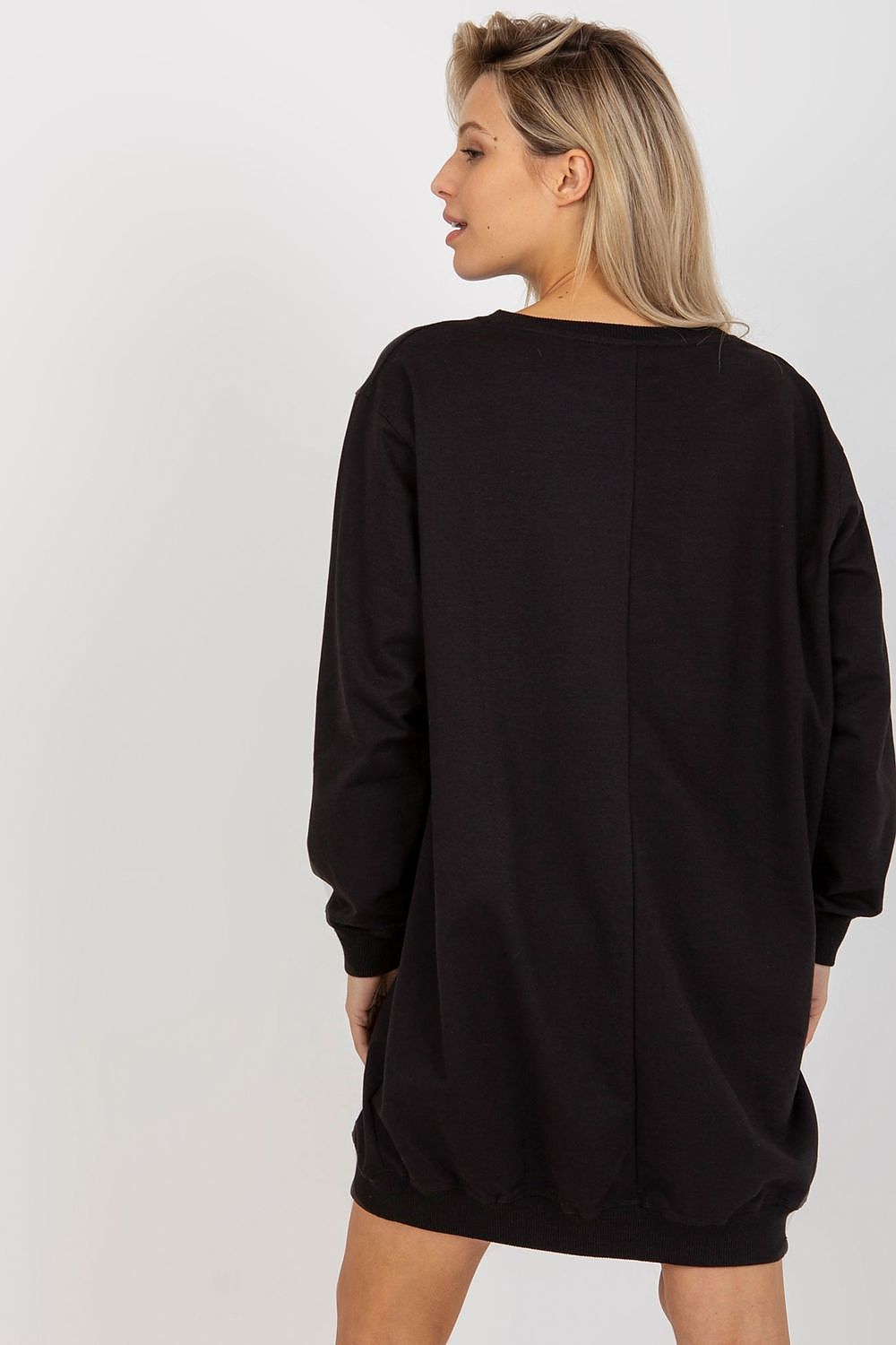 Stylish Women's Oversized Casual Sweatshirt by Factory Price featuring a striking print, crafted from a premium cotton blend, perfect for an elegant yet casual look.