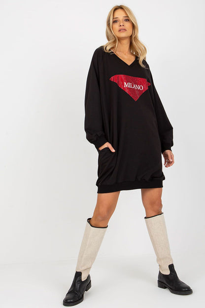 Chic women's long sweatshirt by Factory Price, combining comfort with a sophisticated silhouette and trendy jet stone embellishments.
