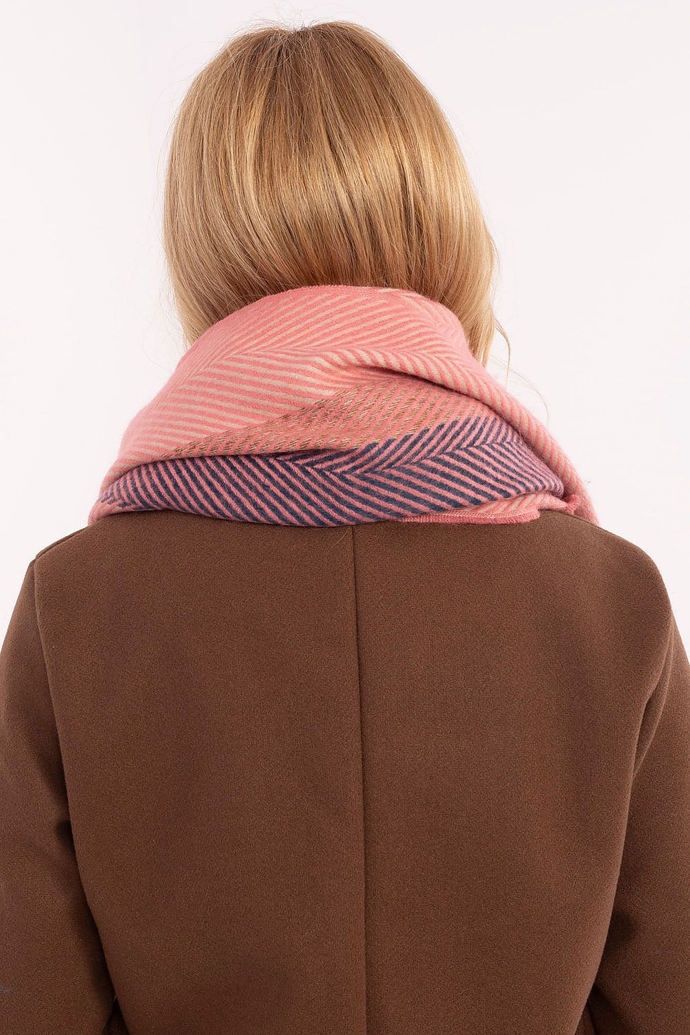 Luxurious 194cm striped viscose shawl scarf by AT, perfect for adding elegance to winter outfits.