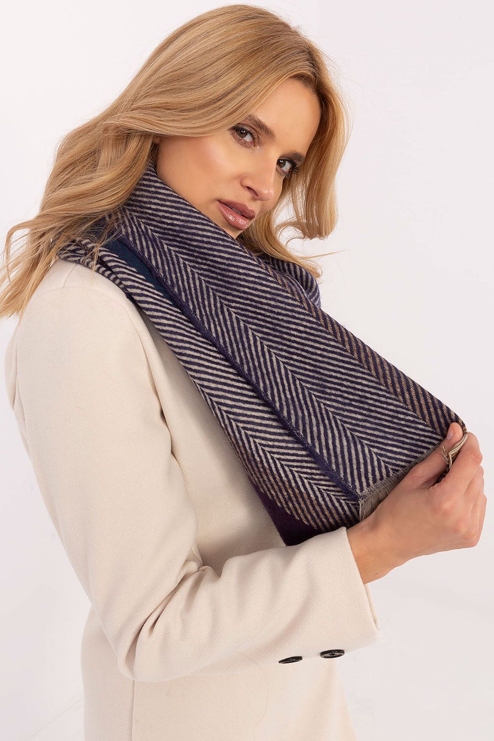 Luxury 194cm striped viscose shawl scarf by AT, featuring a timeless design ideal for winter elegance.