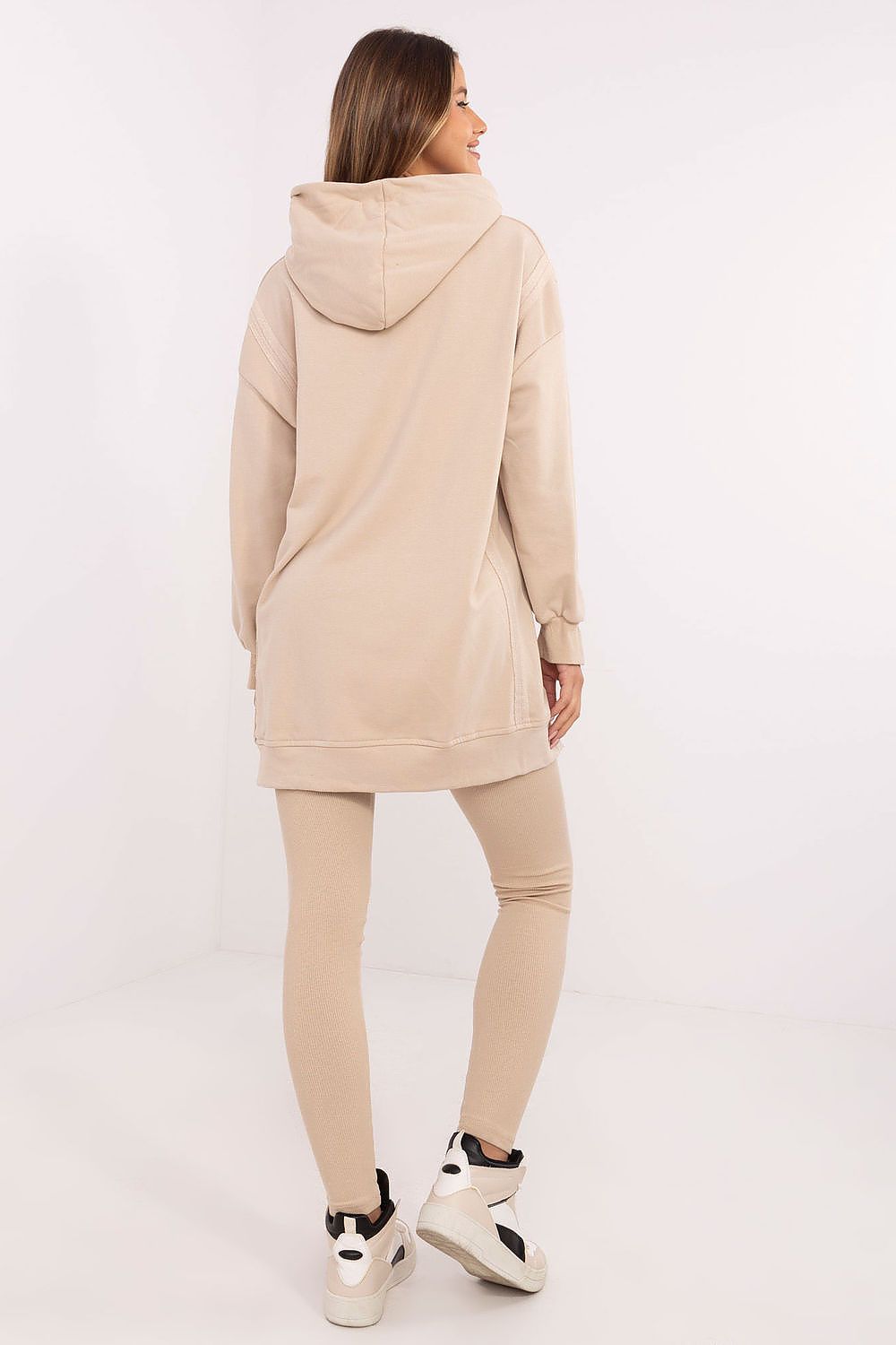 High-waisted leggings tailored for women, part of the Factory Price luxury 2-piece set, providing a flattering silhouette and unmatched comfort.