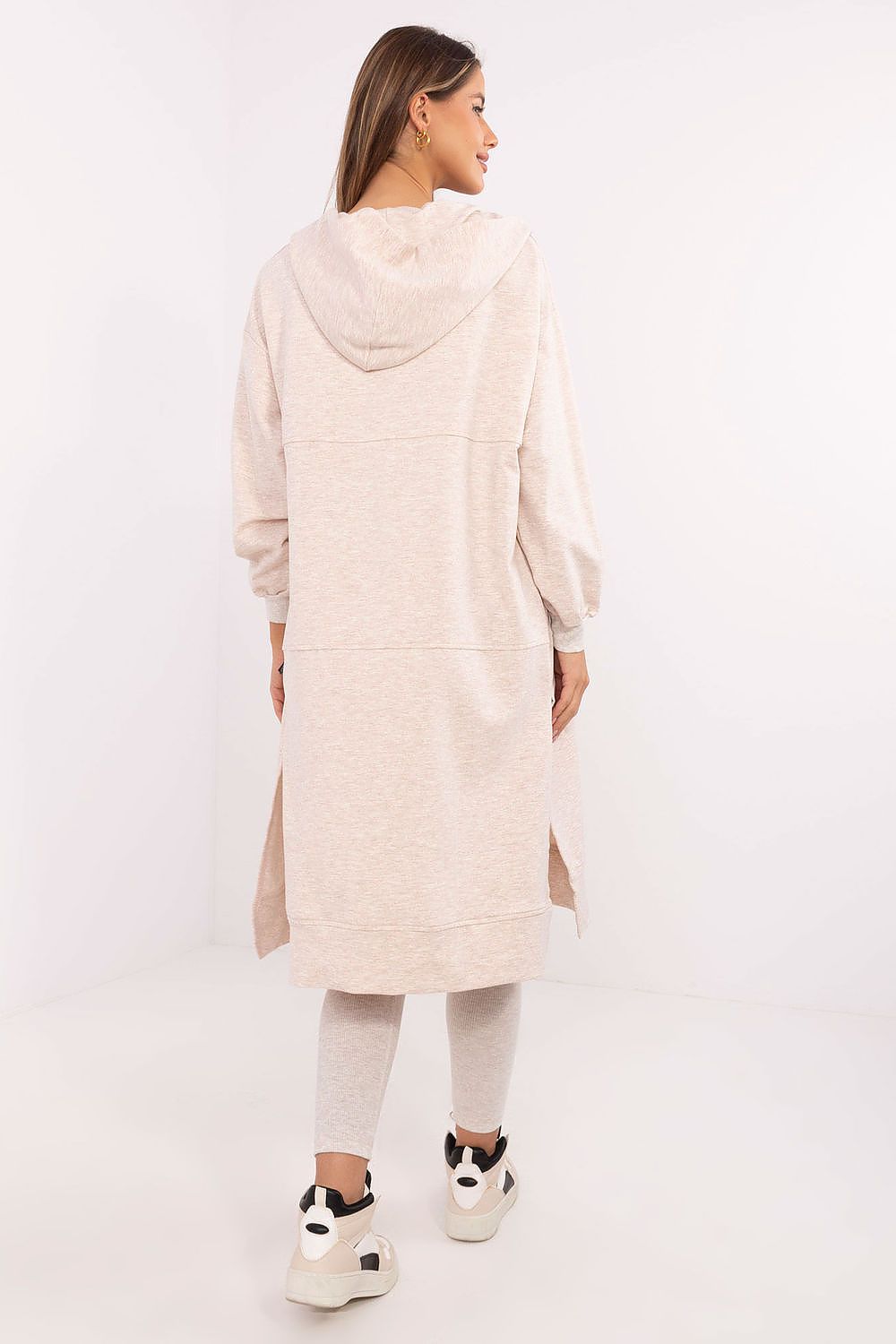 High-waisted leggings from Factory Price's Women's 3-Piece Set, crafted in a cotton-elastane blend, offering elasticity and a flattering silhouette.