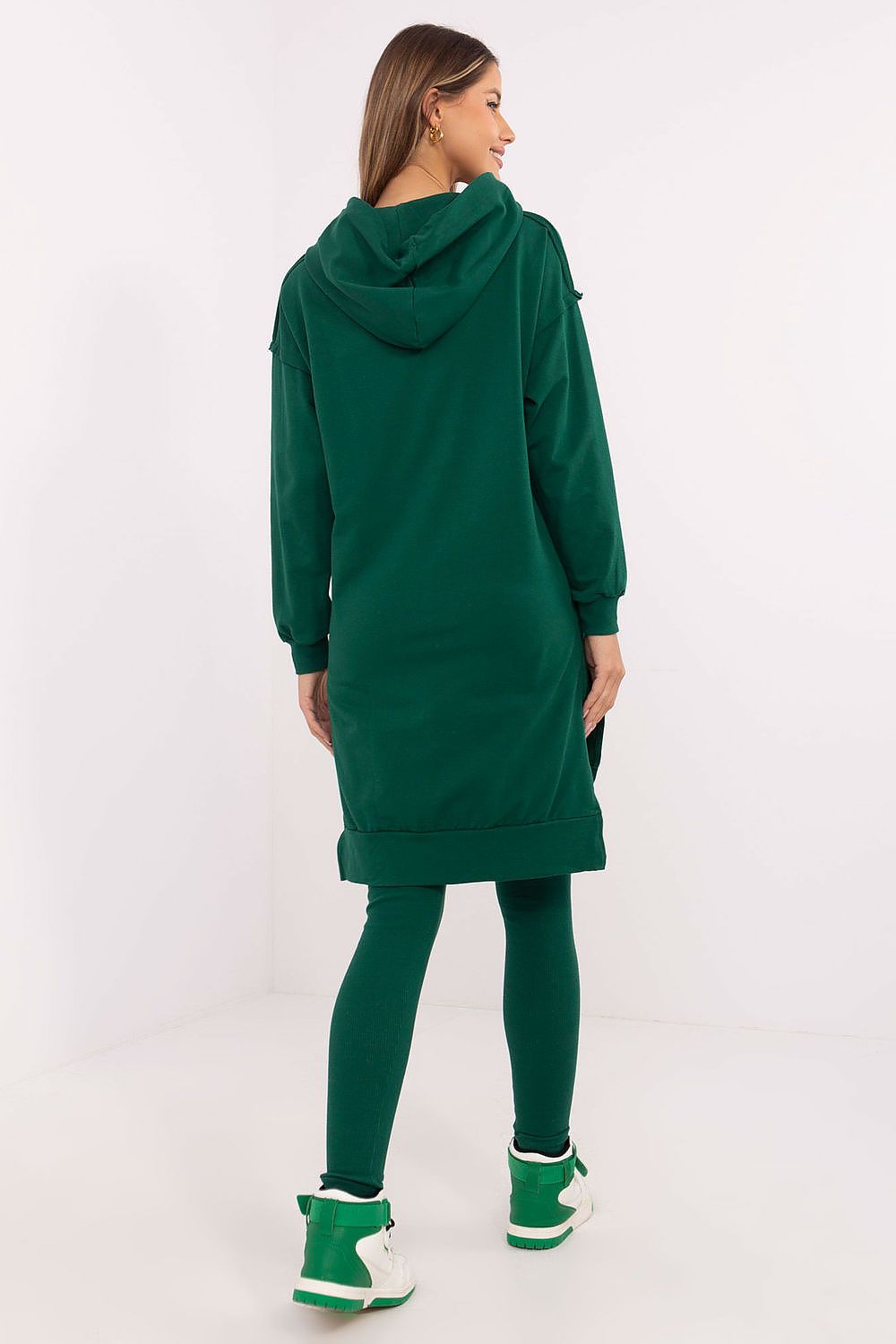 High-waisted leggings part of the luxury women's set by Factory Price, designed for a flattering silhouette and freedom of movement in soft cotton stretch fabric.