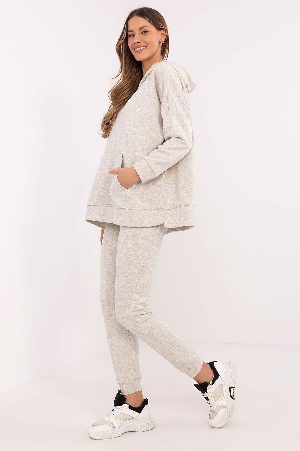 Detailed view of the Luxury Women's Tracksuit Set from Factory Price, showcasing the rich cotton polyester blend and chic design for ultimate everyday style.