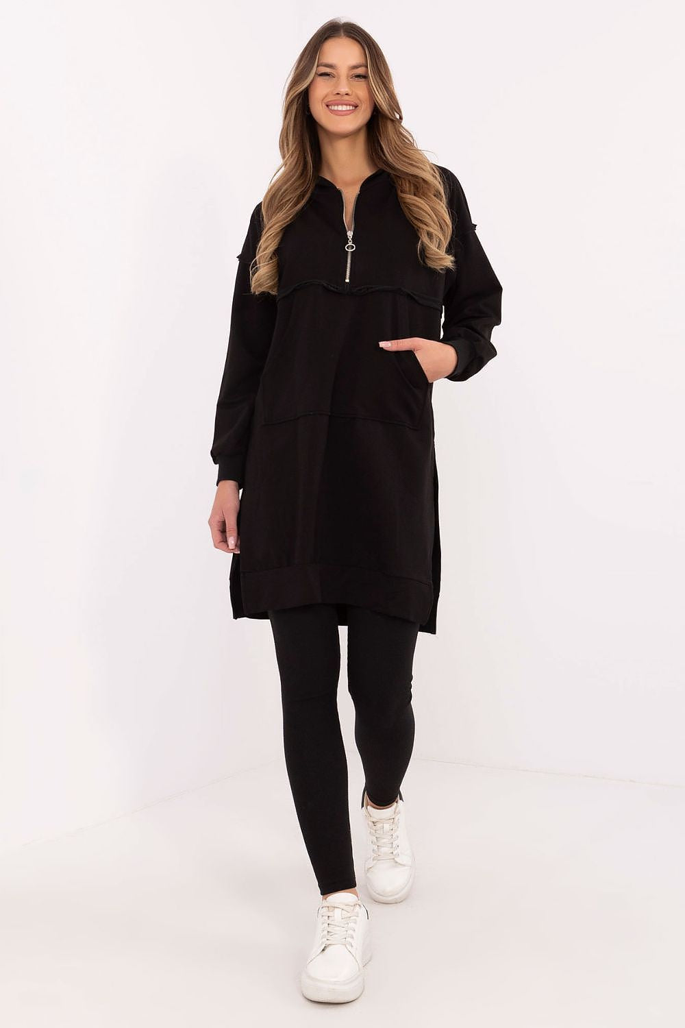 Chic high-waisted leggings designed by Factory Price, emphasizing silhouette and freedom of movement, made from breathable cotton and elastane.