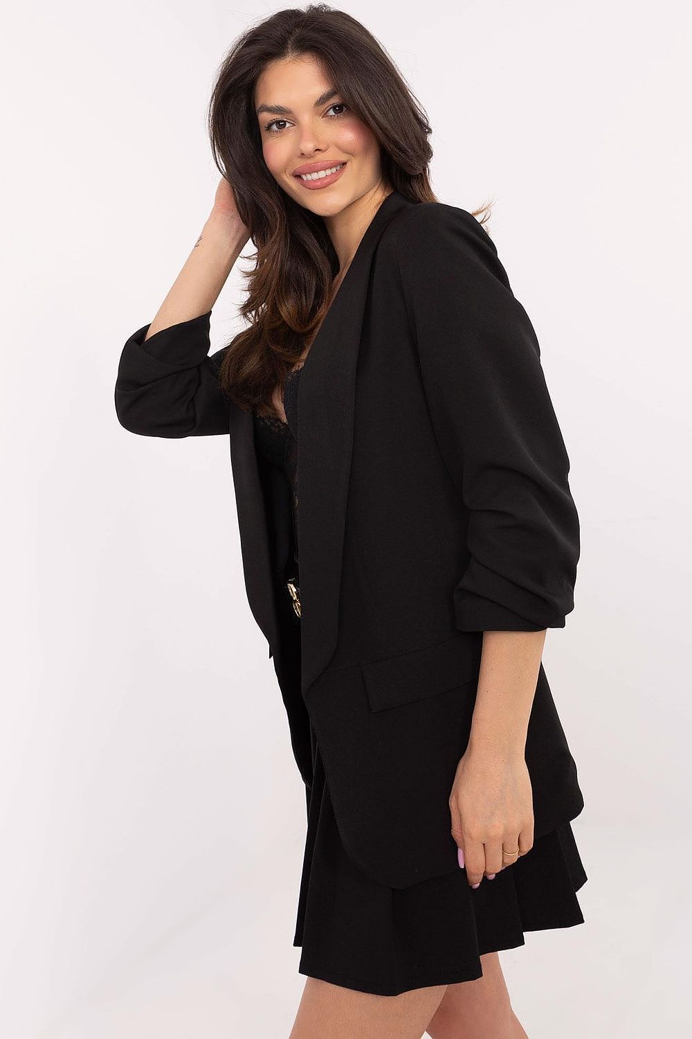 Close-up of Italy Moda women's blazer detailing, highlighting the quality fabric and stylish pleats for a sophisticated look in casual and formal settings.