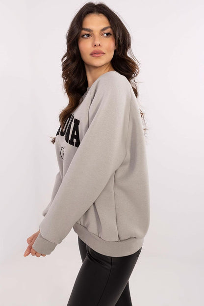 Stylish and versatile women's sweatshirt by Factory Price, designed for everyday wear with long sleeves and a flattering fit.