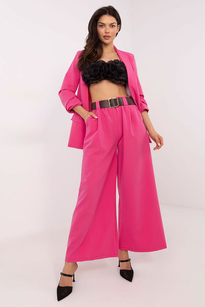 Close-up view of Italy Moda culottes illustrating the quality fabric blend of polyester and elastane for stylish comfort.