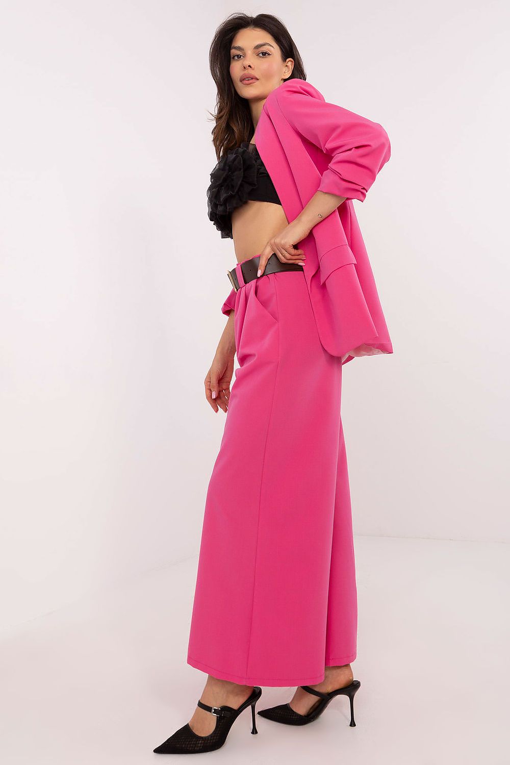 Model displaying Italy Moda high waist culottes styled with a chic blouse, exemplifying elegance for various occasions.