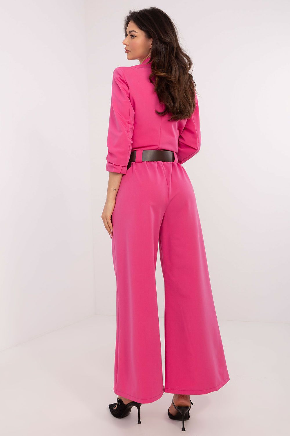 Detailed image of Italy Moda culottes showing the minimalist no-fasten design and functional side slip pockets.
