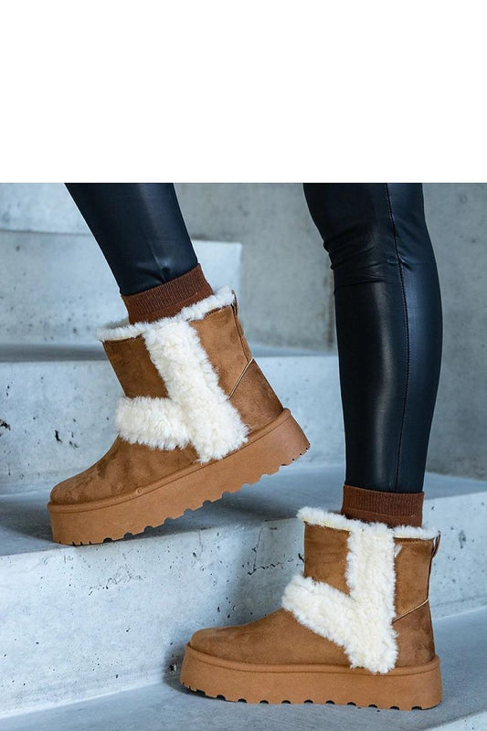 Luxurious Solea Women's Eco-Suede Snow Boots featuring a chic platform and elegant Peters fur, perfect for winter style and comfort, sizes EU 36-41.