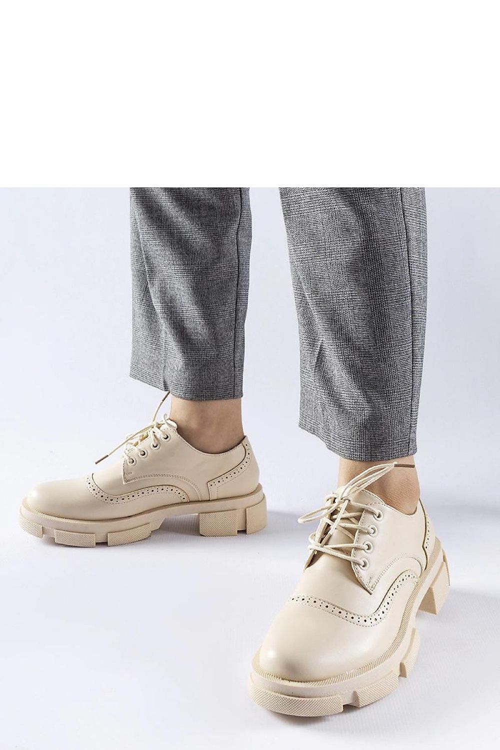 Stylish Solea beige laced Piazzetta shoes showcasing eco leather craftsmanship, ideal for luxury summer outings.