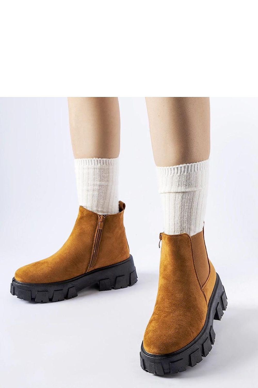 Solea brown eco-leather low shoes, featuring a massive sole, exemplifying comfort and style for luxurious everyday wear.