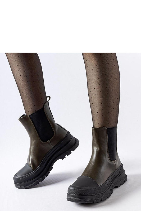 Solea luxurious green eco leather sports shoes with a 4 cm platform, showcasing modern design and comfort for discerning fashion lovers in sizes EU 36-41.