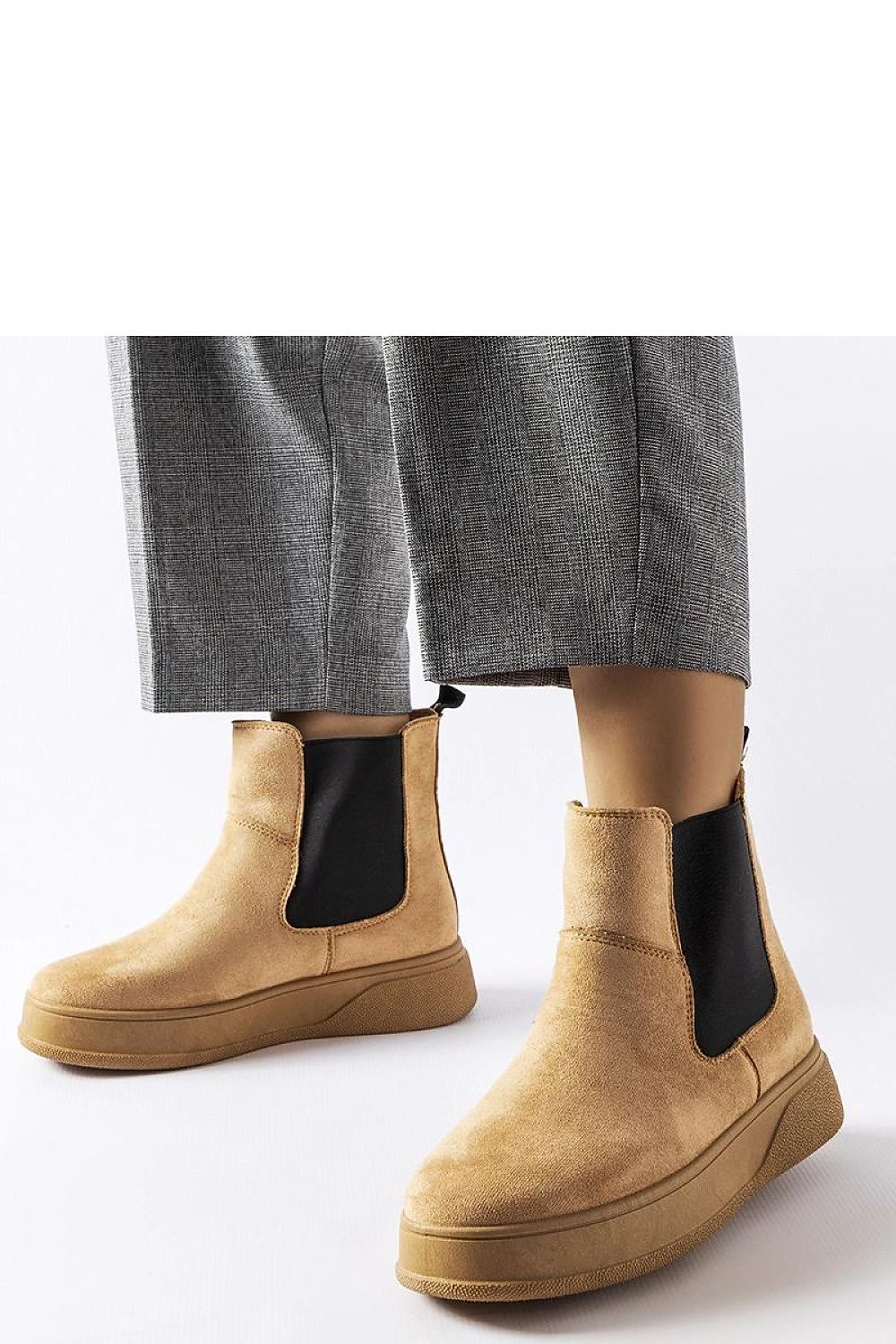 Solea Women's Benilde Dark Beige Platform Boots elegantly crafted from eco leather, showcasing a stylish round toe and a comfortable 4 cm heel, perfect for autumn and spring.