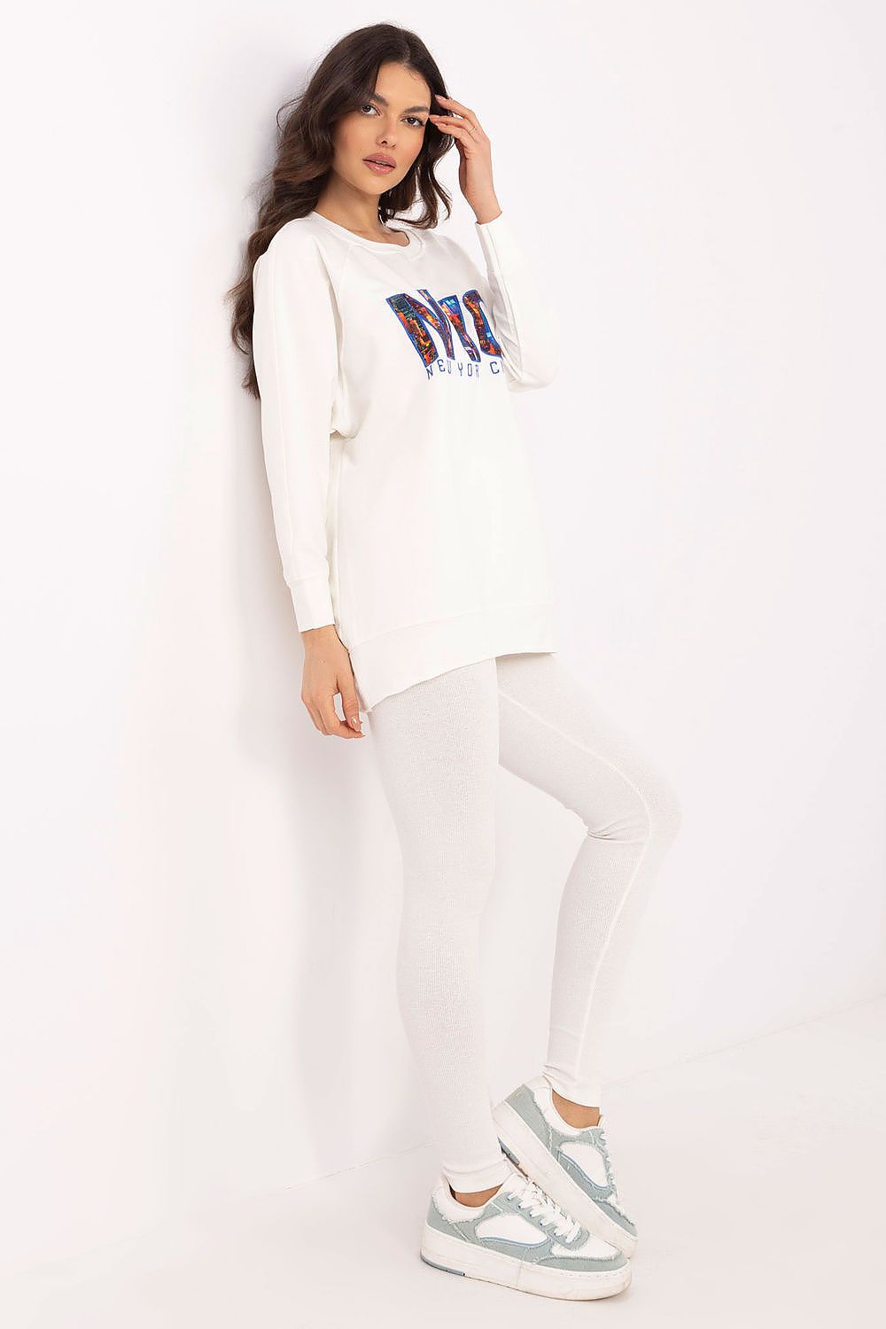 High waist leggings from the luxury women's set by Factory Price, tailored fit that emphasizes the waist for ultimate comfort and fashion.