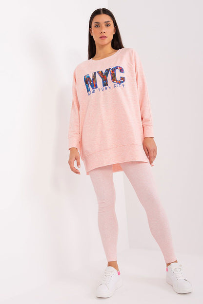 Stylish combination of a sweatshirt and high-waisted leggings from Factory Price, ideal for both leisure and everyday activities.