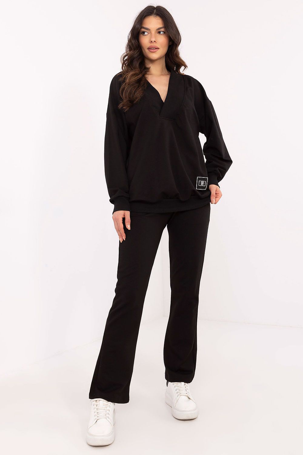 High-waist straight-leg pants with side slip pockets from the Luxury Women's 2-Piece Set by Factory Price, offering both comfort and a chic look.