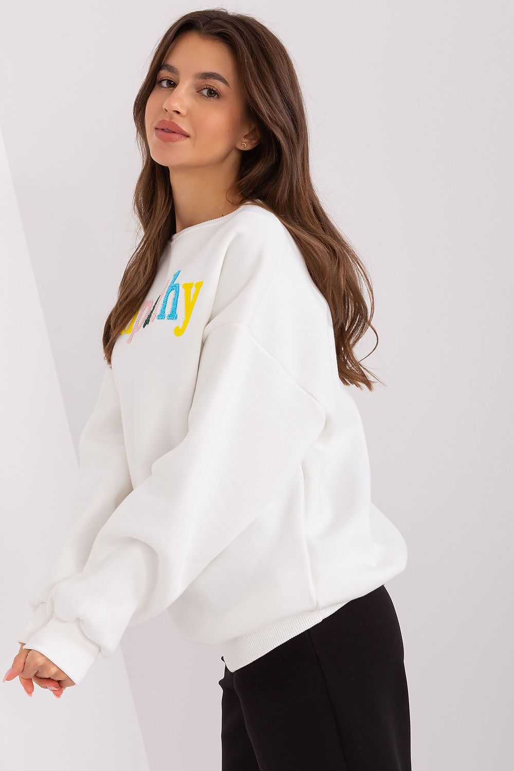 Elegantly crafted sweatshirt for women by Factory Price, combining comfort and style in a luxurious cotton-polyester fabric.